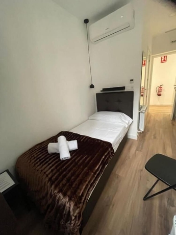 Imagen de la habitación del Hotel Hostal Arenal Madrid. Foto 16