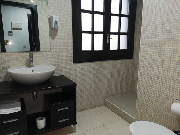 Imagen de la habitación del Hotel Hostal Asador Julian Brunete. Foto 9