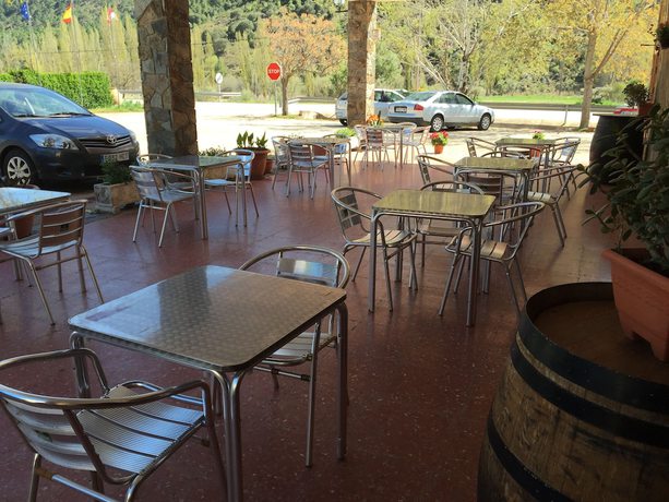 Imagen del bar/restaurante del Hotel Hostal Atalaya. Foto 7