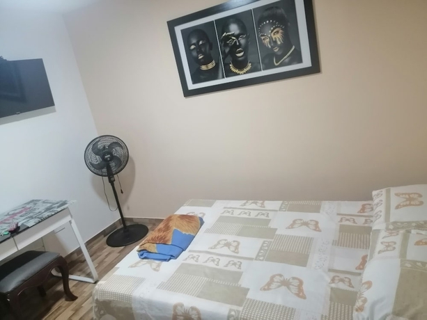 Imagen de la habitación del Hotel Hostal Avanza. Foto 2