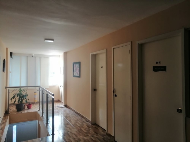 Imagen de los interiores del Hotel Hostal Avanza. Foto 13