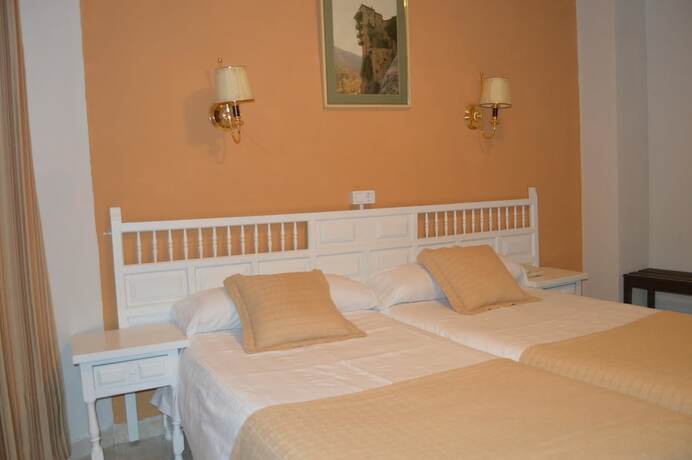 Imagen general del Hotel Hostal Avenida Cuenca. Foto 9