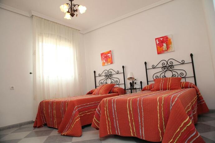 Imagen general del Hotel Hostal Avenida, Tabernas. Foto 8