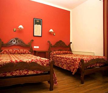 Imagen general del Hotel Hostal Ayestaran I. Foto 2