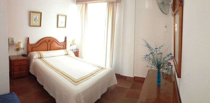 Imagen de la habitación del Hotel Hostal Azul. Foto 17