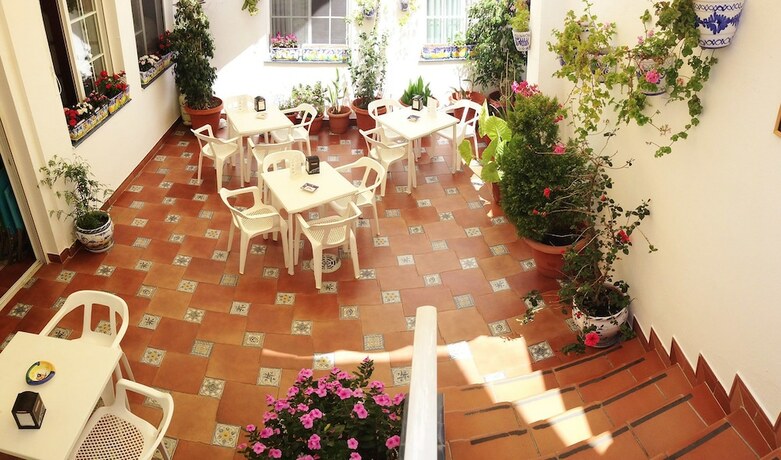 Imagen general del Hotel Hostal Azul. Foto 4