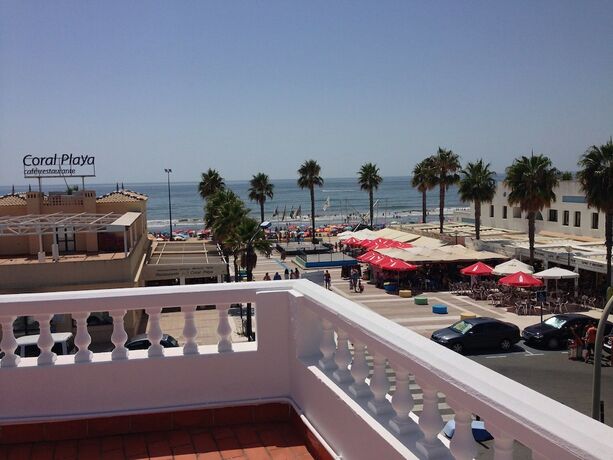 Imagen general del Hotel Hostal Azul. Foto 8