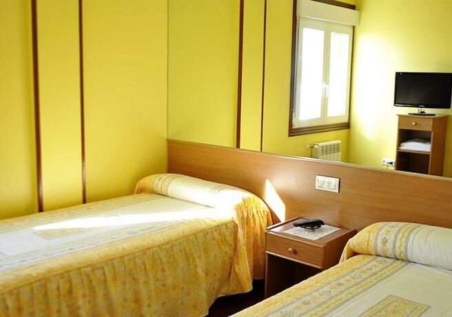 Imagen de la habitación del Hotel Hostal Bah&iacute;a. Foto 15