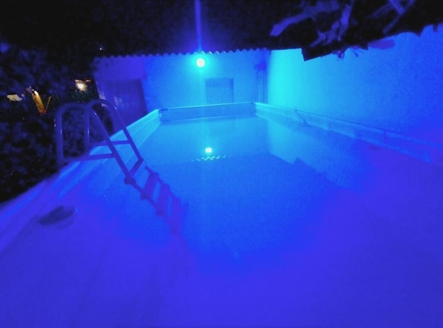 Imagen de la piscina del Hotel Hostal Baruch. Foto 14