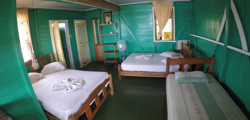 Imagen de la habitación del Hotel Hostal Bastimentos. Foto 17