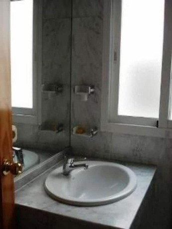 Imagen de la habitación del Hotel Hostal Berlin. Foto 14