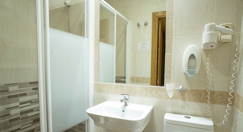 Imagen de la habitación del Hotel Hostal Bianco. Foto 4