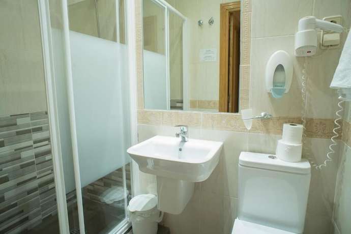 Imagen de la habitación del Hotel Hostal Bianco. Foto 9