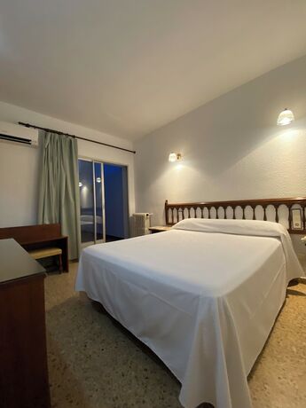 Imagen de la habitación del Hotel Hostal Blayet. Foto 13