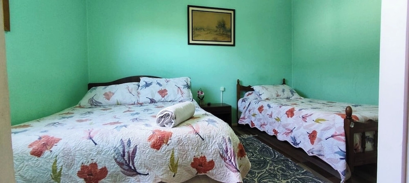 Imagen de la habitación del Hotel Hostal Bulnes. Foto 10