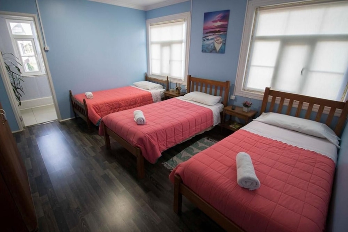 Imagen de la habitación del Hotel Hostal Bulnes. Foto 13