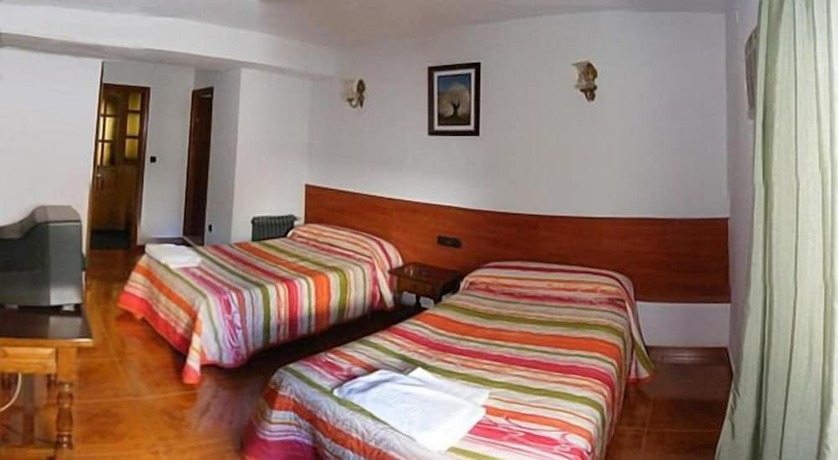 Imagen de la habitación del Hotel Hostal Cabezuela. Foto 8