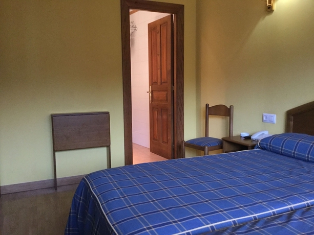 Imagen de la habitación del Hotel Hostal Café Español. Foto 7