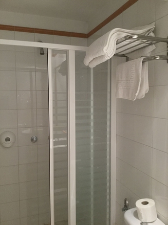 Imagen de la habitación del Hotel Hostal Café Español. Foto 17