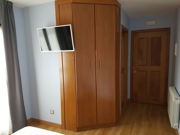Imagen de la habitación del Hotel Hostal Camelot. Foto 16