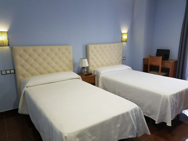 Imagen de la habitación del Hotel Hostal Camelot. Foto 19