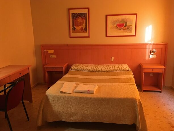 Imagen de la habitación del Hotel Hostal Carlos III. Foto 15