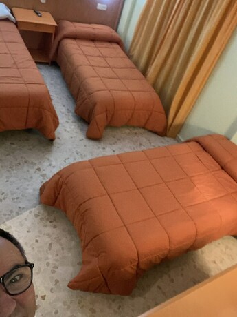 Imagen general del Hotel Hostal Carlos III. Foto 14