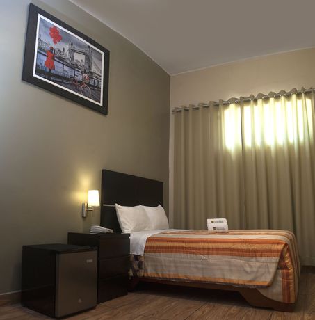 Imagen de la habitación del Hotel Hostal Carlos Tenaud. Foto 8