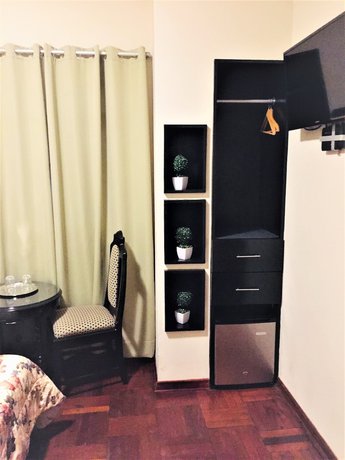 Imagen de la habitación del Hotel Hostal Carlos Tenaud. Foto 17