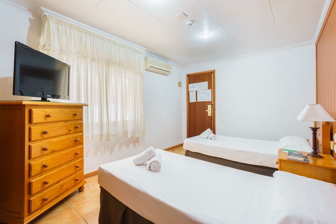 Imagen de la habitación del Hotel Hostal Casa Antonio by Vivere Stays. Foto 11