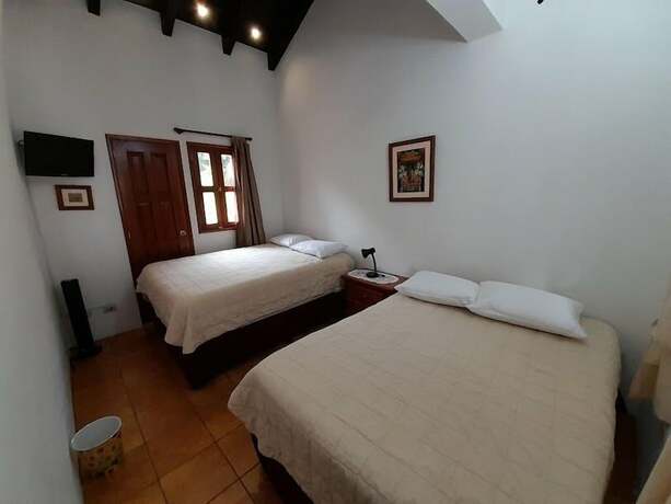 Imagen general del Hotel Hostal Casa Buho. Foto 7