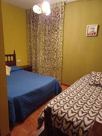 Imagen de la habitación del Hotel Hostal Casa Chore by gaiarooms. Foto 16