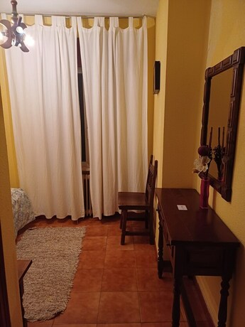 Imagen de la habitación del Hotel Hostal Casa Chore by gaiarooms. Foto 20