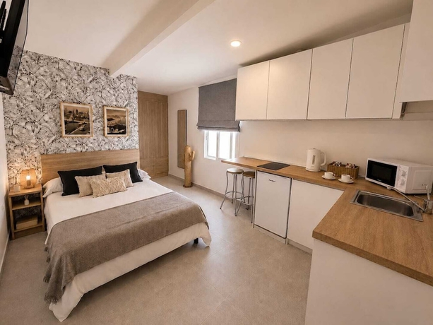 Imagen de la habitación del Hotel Hostal Casa Miguel Marbella. Foto 10