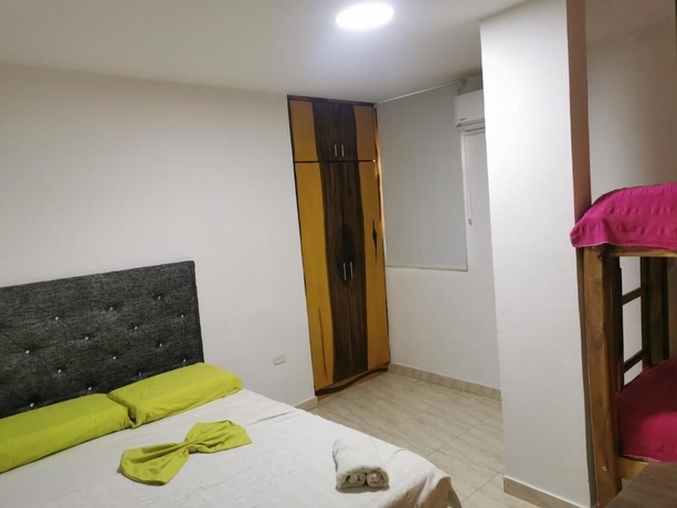 Imagen de la habitación del Hotel Hostal Casa Roma. Foto 5