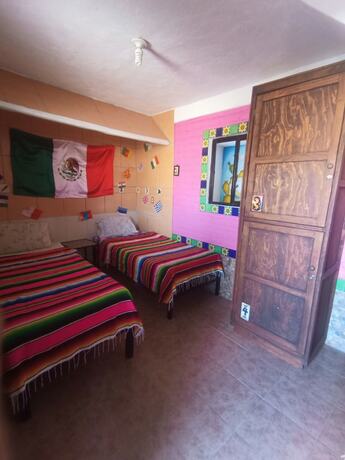 Imagen de la habitación del Hotel Hostal Casa de Dante. Foto 17
