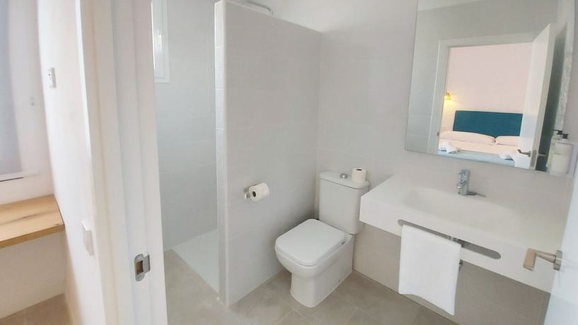 Imagen de la habitación del Hotel Hostal Castell de Lô. Foto 8