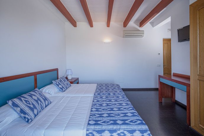 Imagen de la habitación del Hotel Hostal Castell de Lô. Foto 11