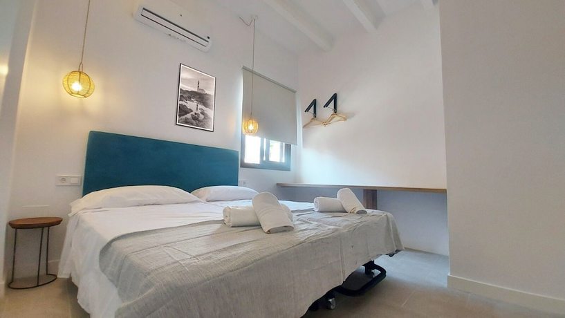 Imagen de la habitación del Hotel Hostal Castell de Lô. Foto 13