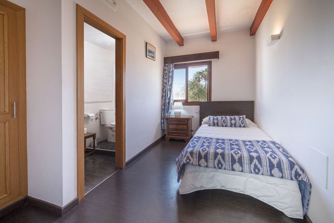 Imagen de la habitación del Hotel Hostal Castell de Lô. Foto 16