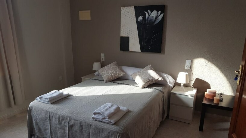 Imagen general del Hotel Hostal Castellverd. Foto 12