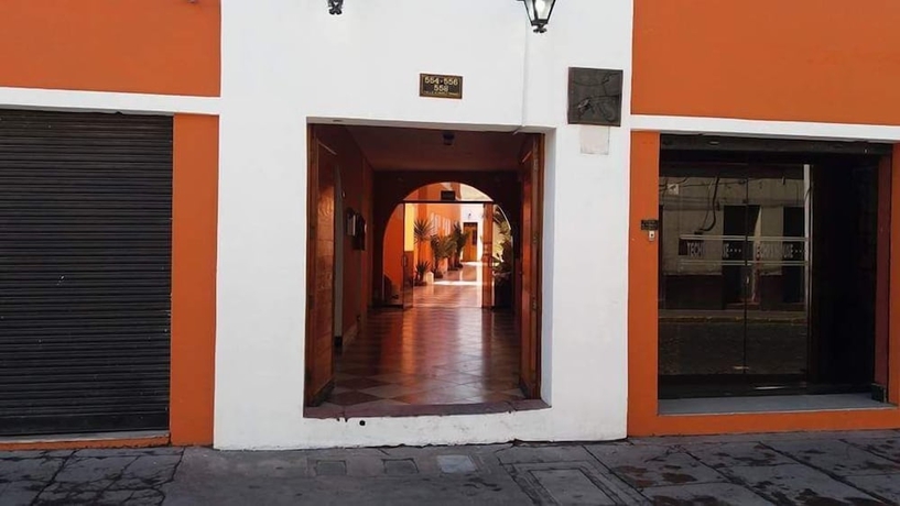 Imagen general del Hotel Hostal Characato Suite. Foto 2