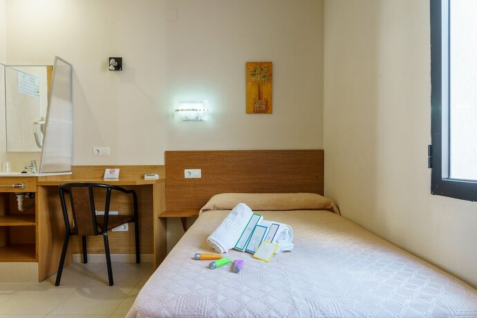 Imagen general del Hotel Hostal Costabella. Foto 4