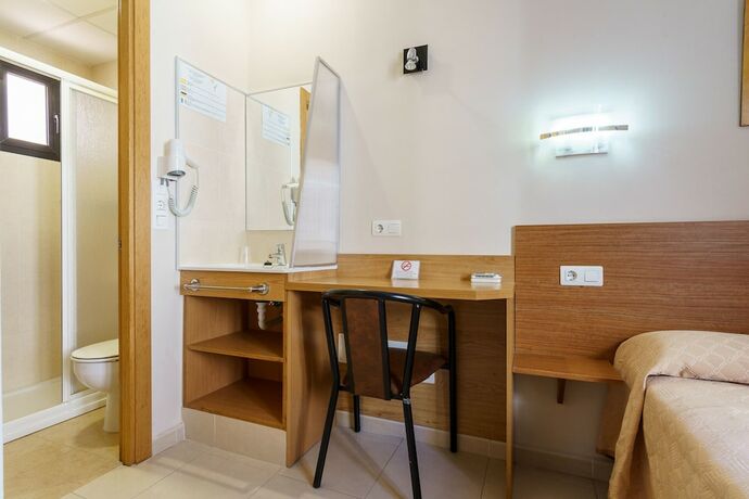 Imagen general del Hotel Hostal Costabella. Foto 7