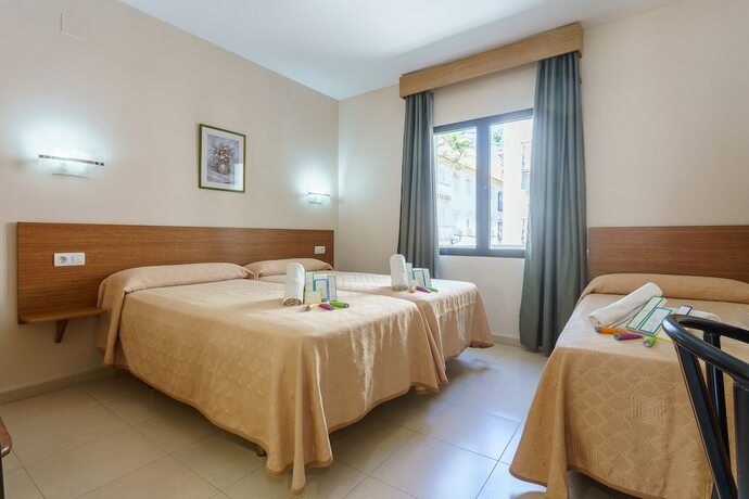 Imagen de la habitación del Hotel Hostal Costabella. Foto 15