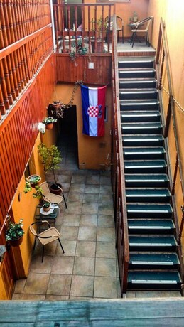 Imagen general del Hotel Hostal Croata. Foto 10