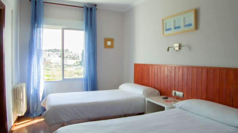 Imagen de la habitación del Hotel Hostal Cruce. Foto 19