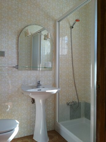 Imagen de la habitación del Hotel Hostal Cruce. Foto 20