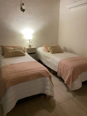 Imagen de la habitación del Hotel Hostal Cruz Chica. Foto 12