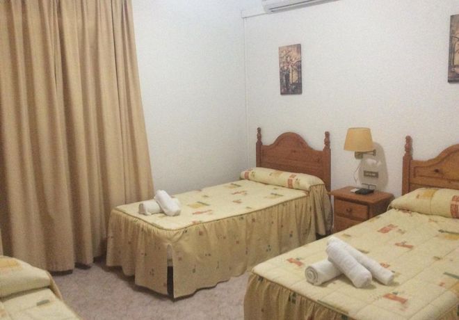 Imagen de la habitación del Hotel Hostal Diegos. Foto 5